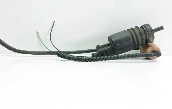 Audi A6 S6 C5 4B Windscreen/windshield washer pump 1J0973722