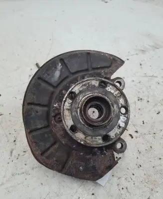 Volkswagen Golf V Front wheel hub