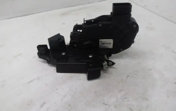 Jaguar XF X250 Front door lock 6W8A21812GD