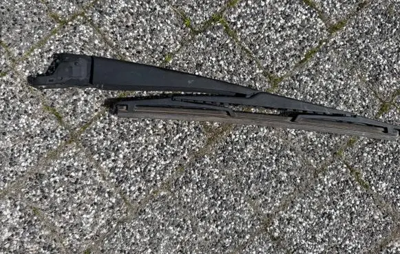 Peugeot 3008 II Rear wiper blade arm 3390653999