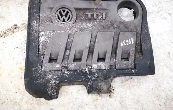 Volkswagen PASSAT B7 Engine cover (trim)