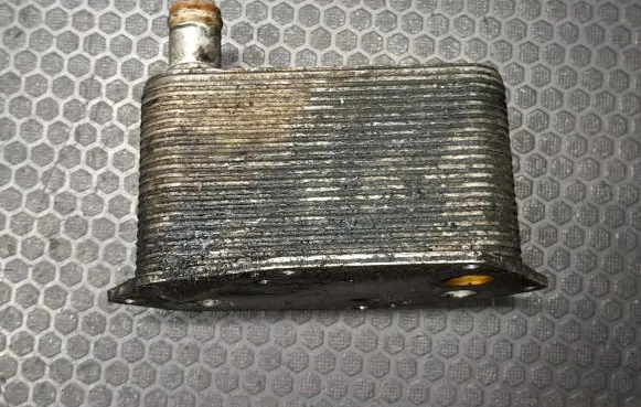 Engine oil radiator