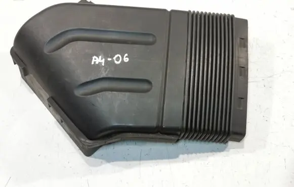Audi A4 S4 B7 8E 8H Air intake duct part 8E0129617D