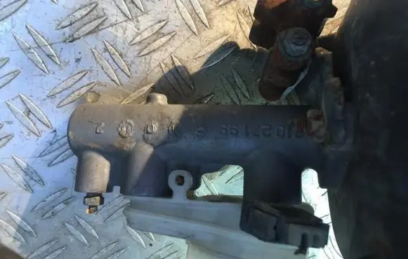 Mitsubishi Carisma Master brake cylinder 21027199