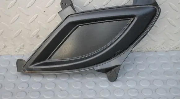 Front bumper splitter molding