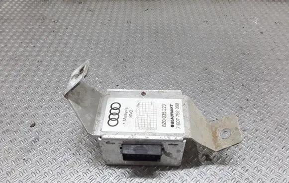Audi A2 Sound amplifier 8Z0035223