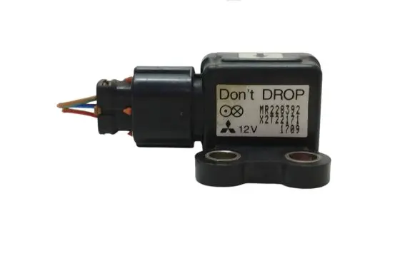 Mitsubishi Pajero Airbag deployment crash/impact sensor MR228392 X2T22171