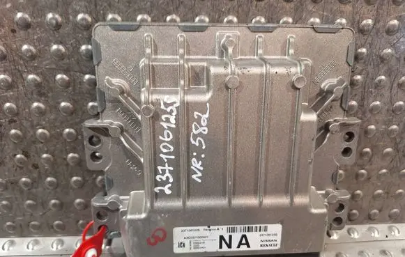 Dacia Sandero II Engine control unit/module ECU S25081582 237106120S A3C0571000001
