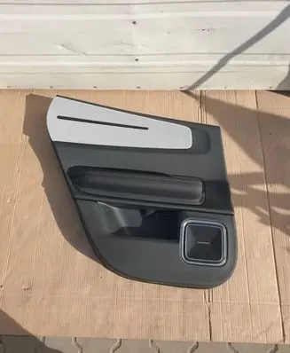 Polestar 4 Coupe rear side trim panel 