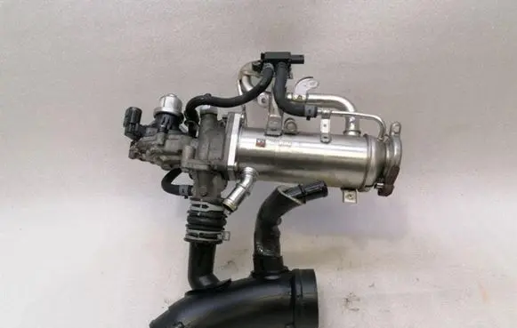 Land Rover Range Rover L405 EGR valve cooler FW939Y493AD FPLA5H390AD