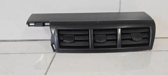 Toyota Prius+ (ZVW40) Dash center air vent grill 5568647100