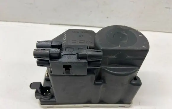 Mercedes-Benz E W124 Central locking vacuum pump 1248001448 A1248001448