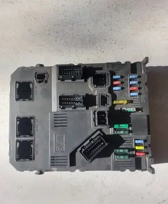 Peugeot 407 Comfort/convenience module 9655708480 BSIS0300