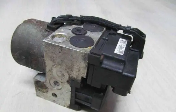 Subaru Forester SF ABS Pump 27531FC010 7321