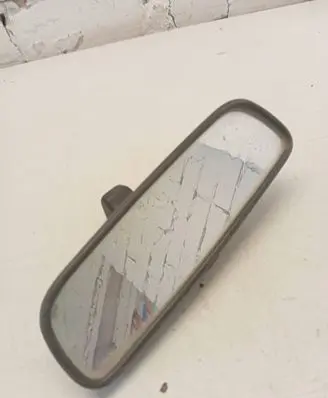 Rear view mirror (interior)
