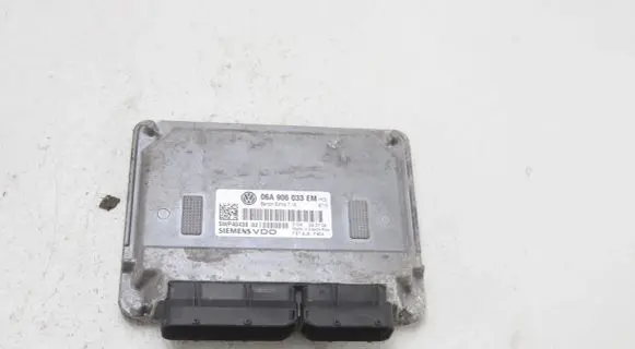 Volkswagen Golf V Engine control unit/module 06A906033EM