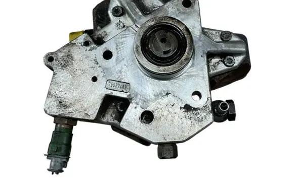 Volvo V70 Fuel injection high pressure pump 0445010111 30756125