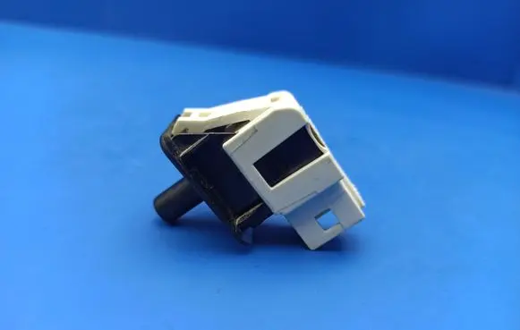 Mercedes-Benz E W211 Rear door sensor 2028209410