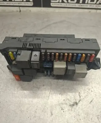 Mercedes-Benz E W211 Fuse module 2115453001