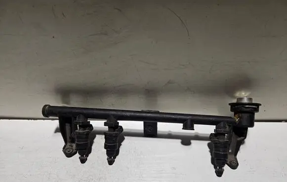 Citroen Xantia Fuel main line pipe 250KPA 9618003780