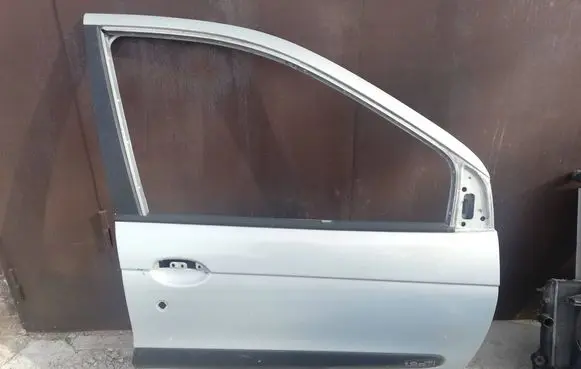 Renault Scenic I Front door