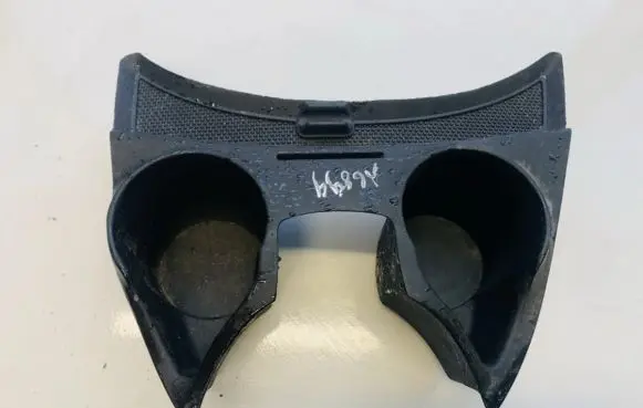 Ford Focus Cup holder 2m51046b95a 2m51-046b95-a