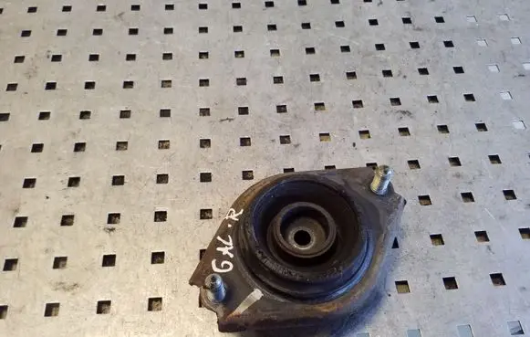 Subaru Forester SH Front shock absorber mounting bracket 