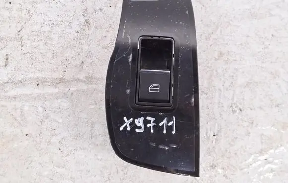 Mazda CX-30 Electric window control switch BCJH685L1
