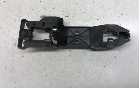 Rear door exterior handle/bracket