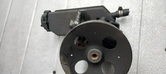 Opel Vectra B Power steering pump