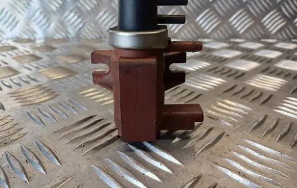 Ford Focus Turbo solenoid valve 9652570180