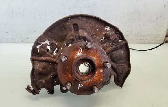Toyota Corolla Verso E121 Front wheel hub