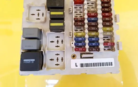 Ford Focus Fuse box set 518274204 2M5T14A073AC