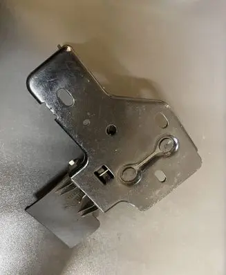 Audi Q7 4L Engine bonnet/hood lock/latch loop/hook 4L0823480A