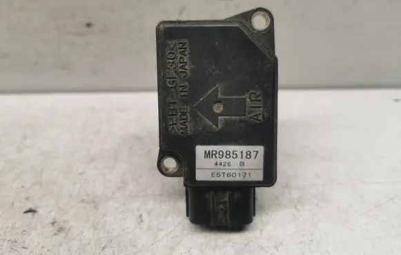 Mitsubishi Grandis Mass air flow meter MR985187