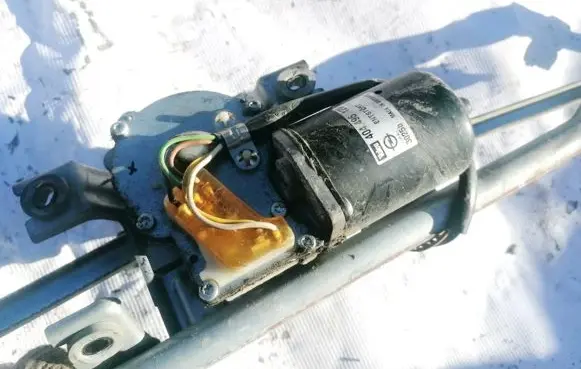 Opel Zafira A Wiper motor 40449612V 3025B