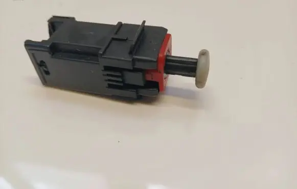 Opel Zafira B Brake pedal sensor switch 55701395 869019658 09J0D