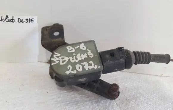 Volkswagen PASSAT B6 Front height sensor lever 1T0907503 6PM00873900