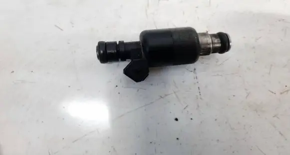 Opel Corsa B Fuel injector 