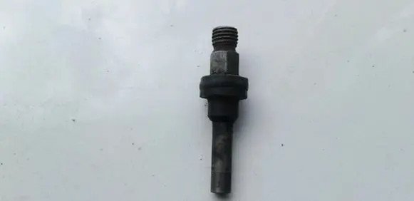 Mercedes-Benz S W126 Fuel injector 0437502010