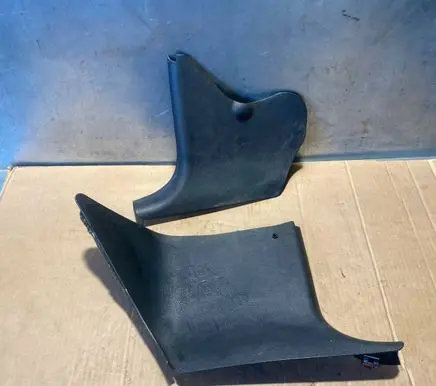 Mercedes-Benz E W210 Centre console side trim front 2106800106