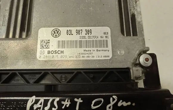 Volkswagen PASSAT B6 Engine control unit/module 03L907309 0281015029 1039S24297