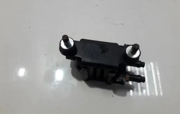 Renault Laguna I Turbo solenoid valve 7700861642c