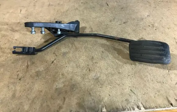 Peugeot 607 Accelerator throttle pedal 9629499680