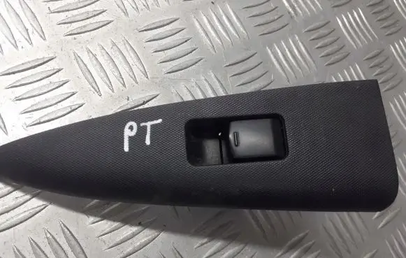 Nissan Note (E11) Electric window control switch 82960-9U10A