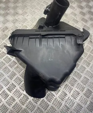 Toyota Avensis Verso Air filter box 