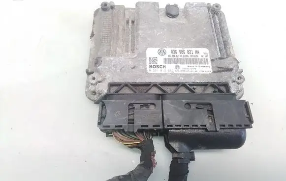 Volkswagen Golf V Engine control unit/module 03G906021HA