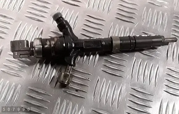 Fuel injector