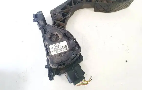 Audi A4 S4 B8 8K Accelerator throttle pedal 8k1721523 6pv009505-00