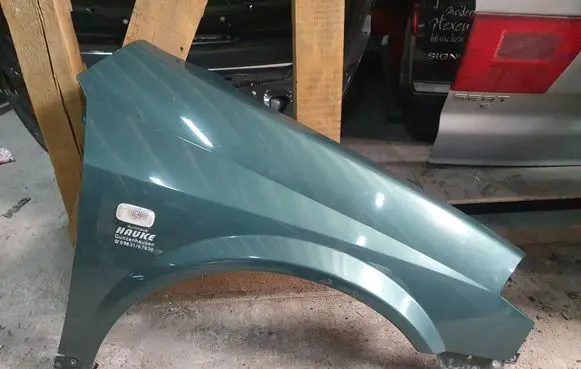 Nissan Primera Fender